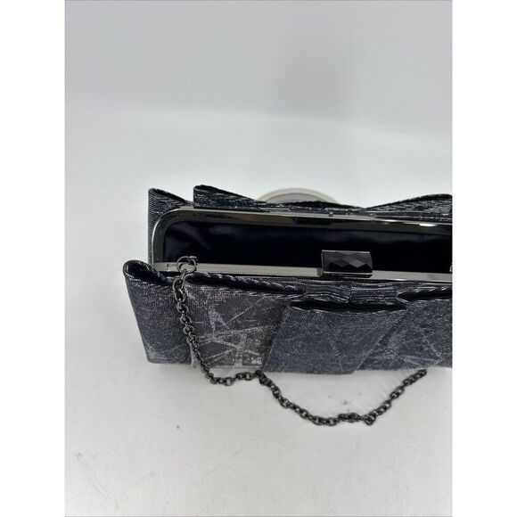Sondra Roberts Designer Clutch Evening Shoulder Bag Silver Satin Chain Strap - Picture 2 of 12